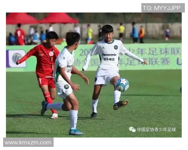 官浔小学足球明星崭露头角展现青春活力与团队精神